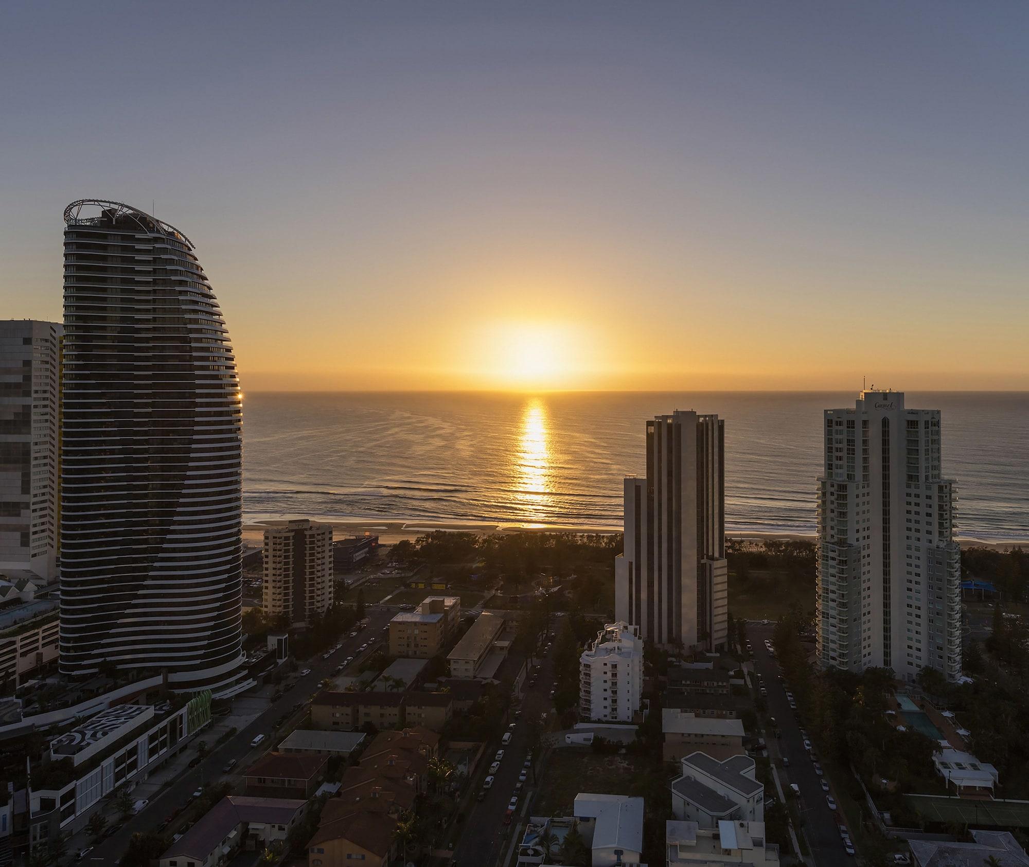 Avani Broadbeach Residences Gold Coast Exterior photo