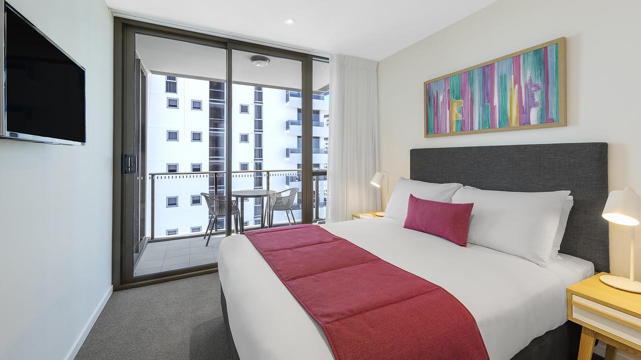 Avani Broadbeach Residences Gold Coast Exterior photo