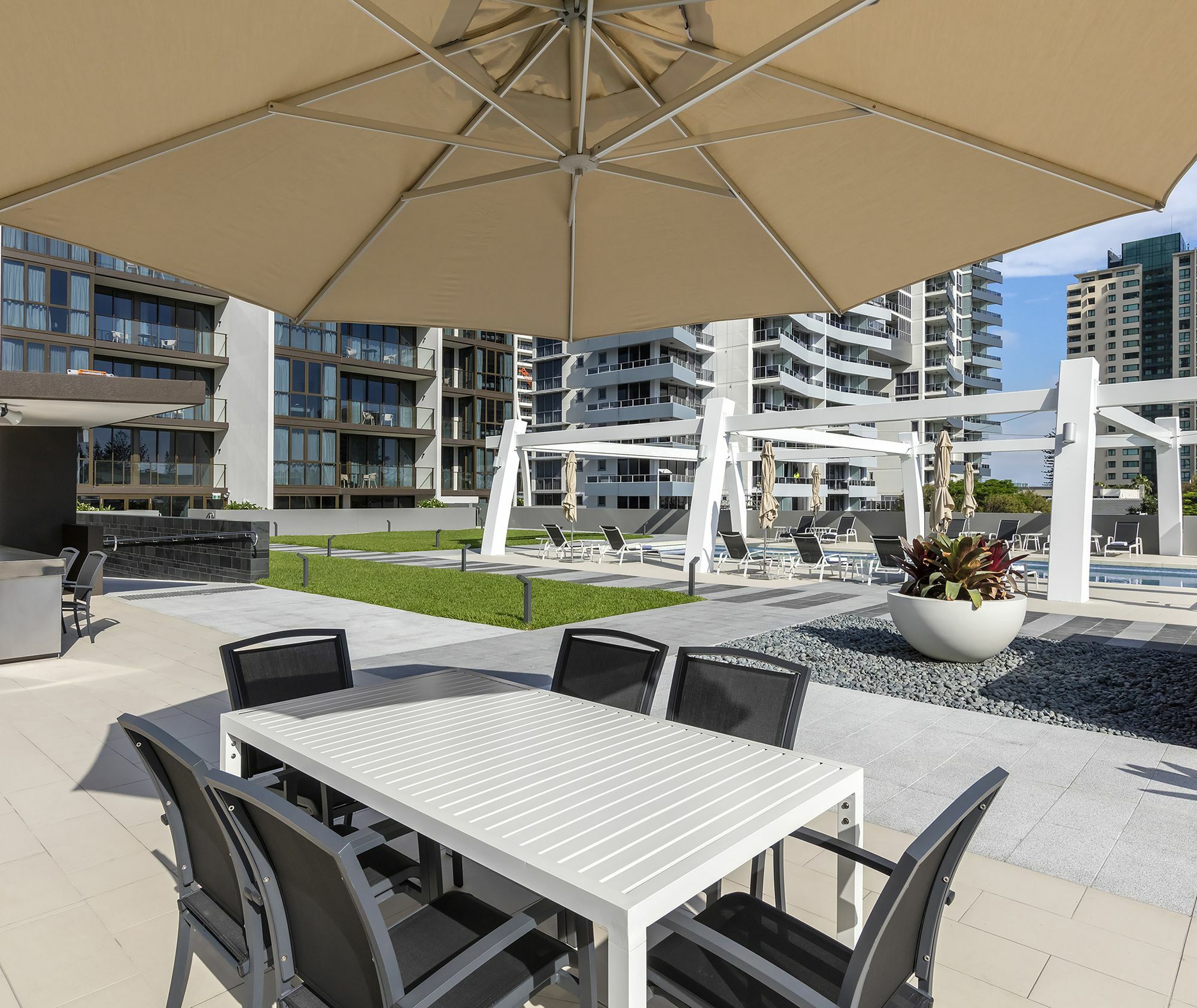 Avani Broadbeach Residences Gold Coast Exterior photo
